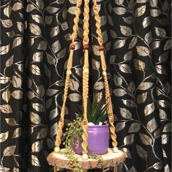 Macrame hanging shelf - Picture 3 of 3